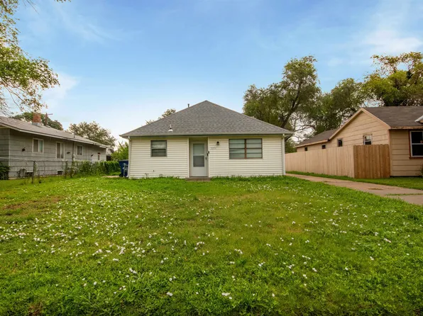 1206 S Elizabeth St, Wichita, KS 67213