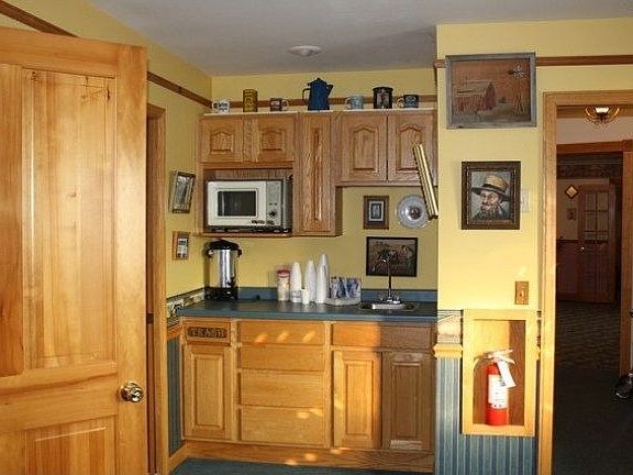 5th image of 1031 E Division St
