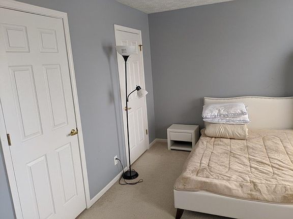 3rd image of 3326 Putnam St