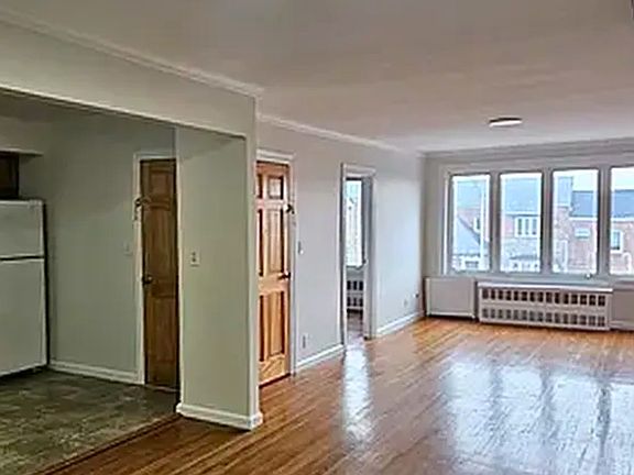 3rd image of 20-27 36th St #3
