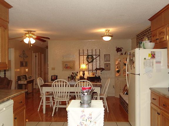 5th image of 121 Tammy Dr