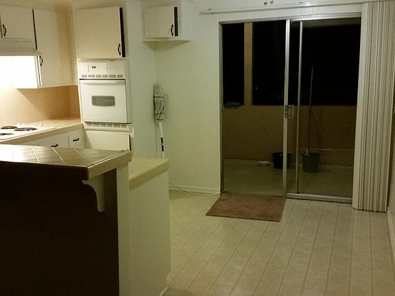 5th image of 312 E Live Oak St APT 13
