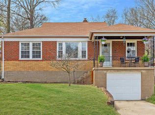 1509 Blue Bell Ln, Saint Louis, MO 63119