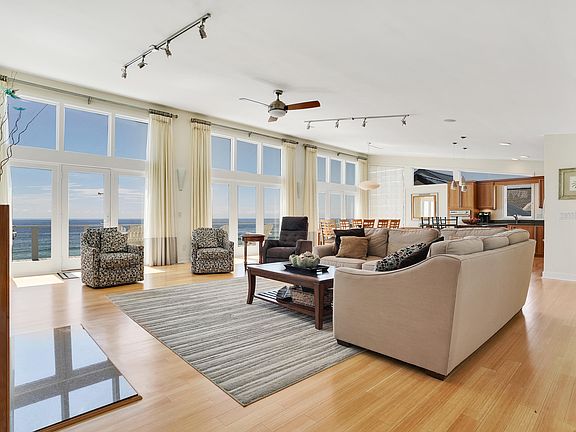 4th image of 1033 S Fort Fisher Boulevard