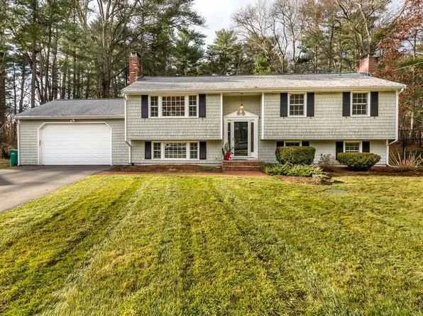 24 Lawndale Rd, Mansfield, MA 02048