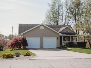16602 Sunset Dr, Plymouth, IN 46563