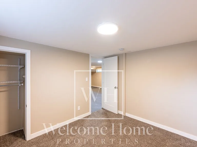334 E Chestnut St — Photo 29