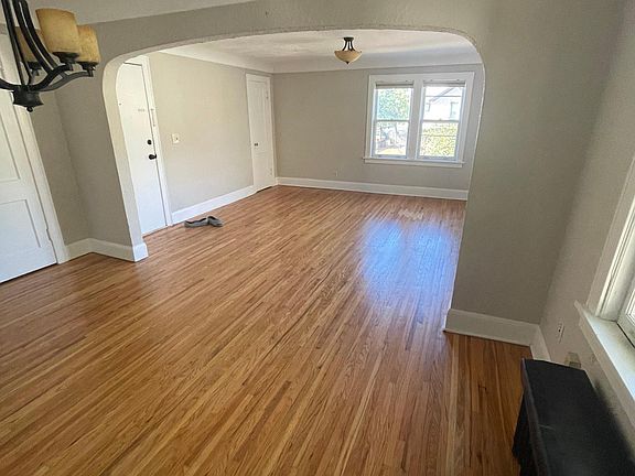 3rd image of 2829 Pillsbury Ave S APT 4