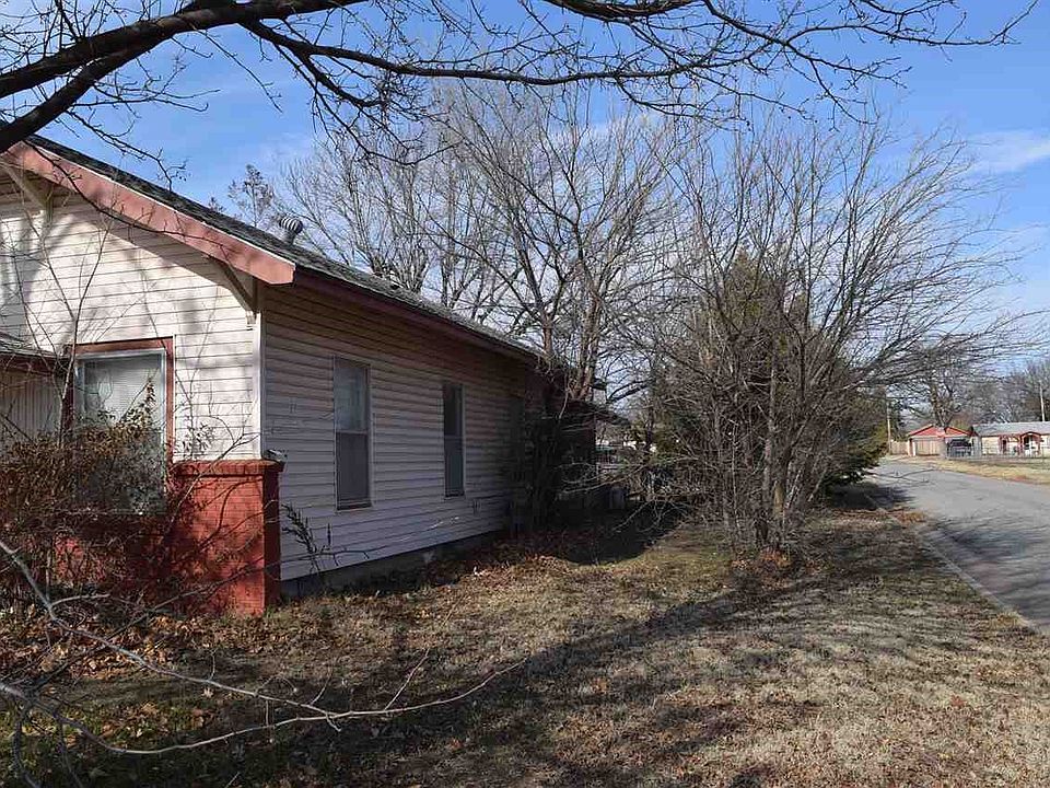2nd image of 2734 E Cypress Ave