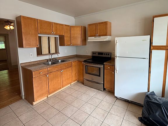 2nd image of 127 West Ave #1