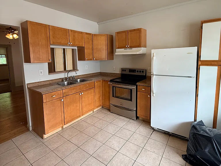 127 West Ave #1 — Photo 2