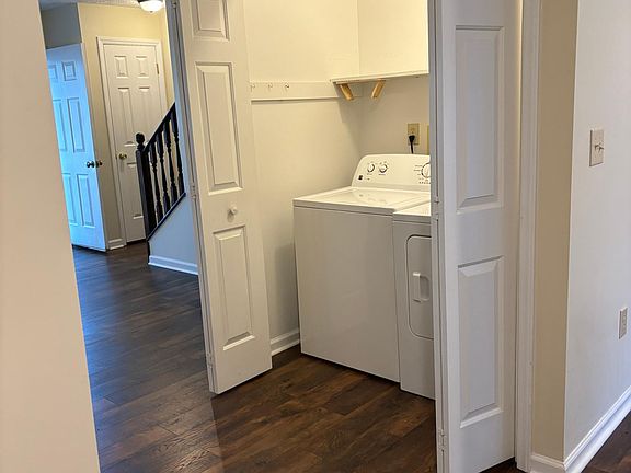 4th image of 1510 W Reservoir St