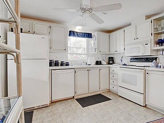 4th image of 627 Jennifer Dr