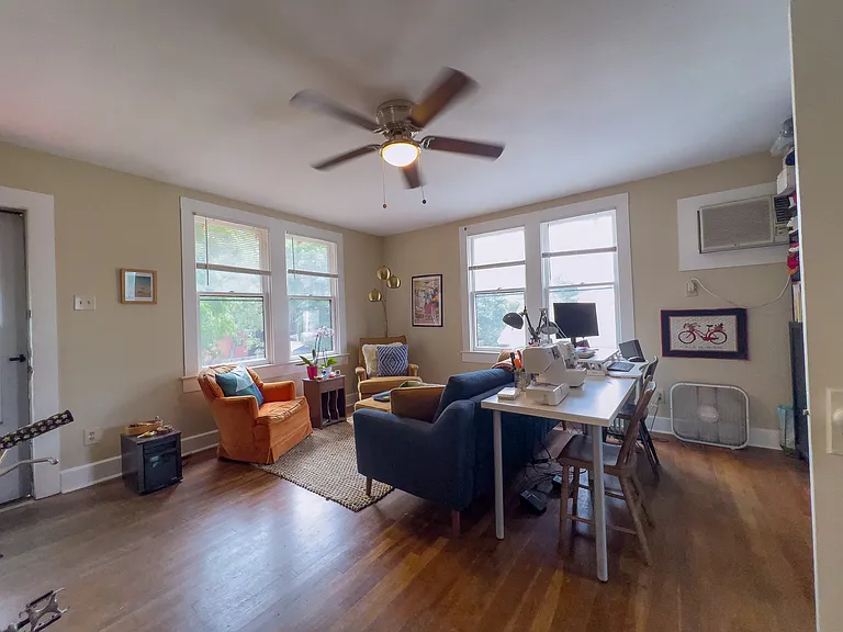 805 E 47th St #D — Photo 3