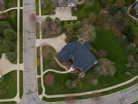 4th image of 2057 Birch Bluff Dr