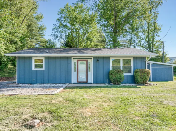 15 Windwood Dr, Candler, NC 28715