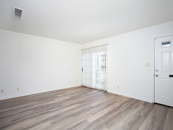 2nd image of 5162 Dawes St