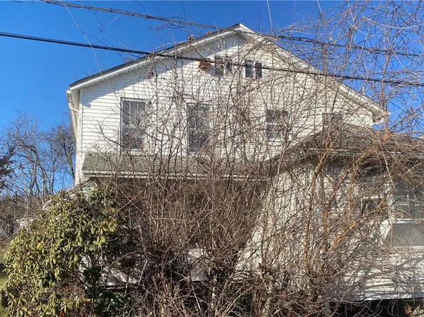 13 Kennedy St, Republic, PA 15475