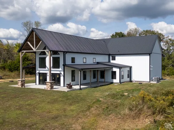 4467 Old Highway 52 E, Westmoreland, TN 37186