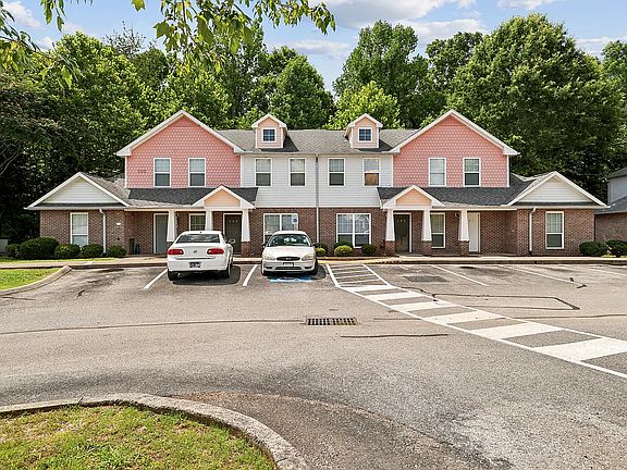 2nd image of 289 Royce Cir #7-289-220