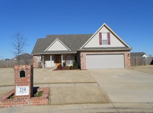 210 Candy Cv, Marion, AR 72364