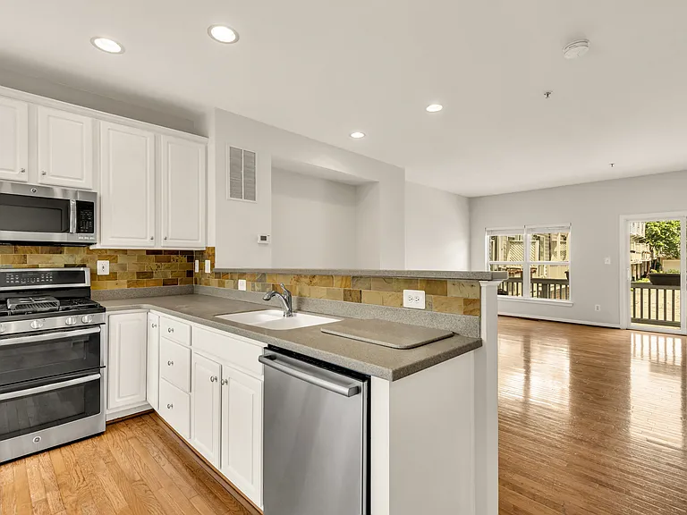 1227 V St NW — Photo 22