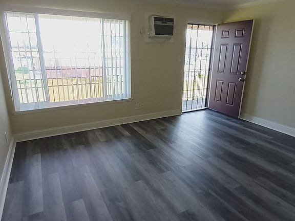 3rd image of 2511 Edison Ave APT 42
