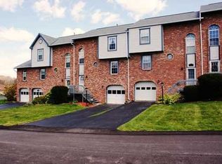1161 Valleyview Dr, Lawrence, PA