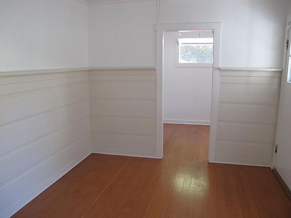 4th image of 1723 1/2 N Beverly Glen Blvd