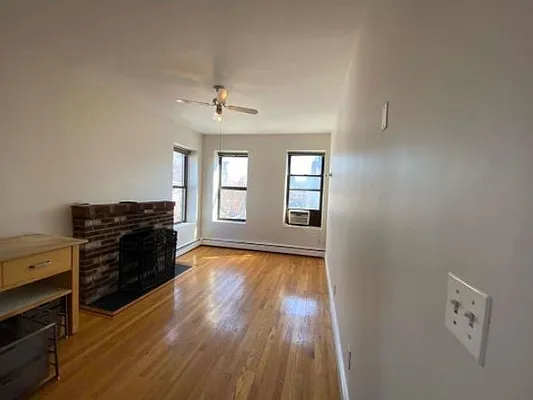 Rented by Standard Living Realty Inc | media 34