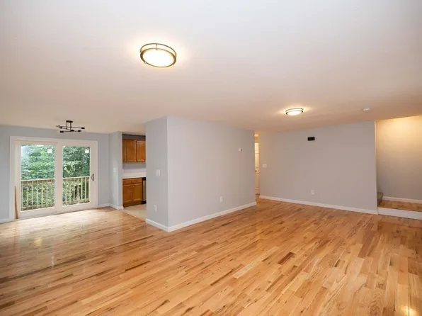 32 Rodney St, Worcester, MA 01605