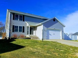 342 Lynnea Ct, Eldridge, IA 52748