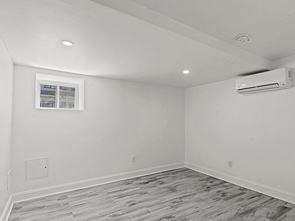 2nd image of 1849 W Albanus St #B