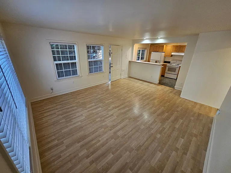 3041B 30th Ave W — Photo 2