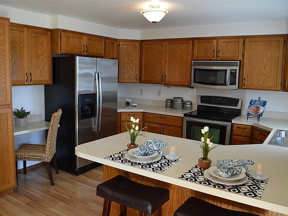 5th image of 3108 S Sommer Ln