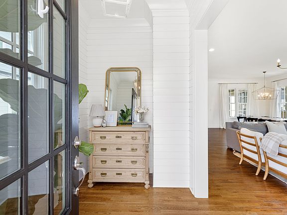 3rd image of 6000 Camberley St