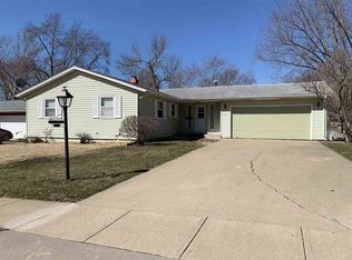 1139 Wylde Green Rd, Iowa City, IA 52246