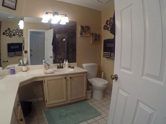 4th image of 2221 Camden Ln