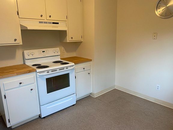 2nd image of 1003 Creekside Ct