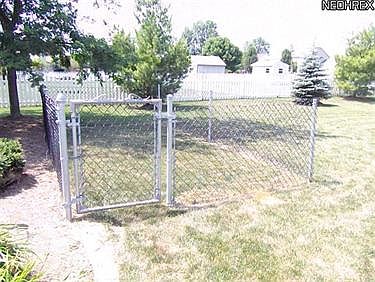 4th image of 26998 Glenside Ln
