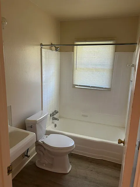 3 bed, $1,100 — Photo 2