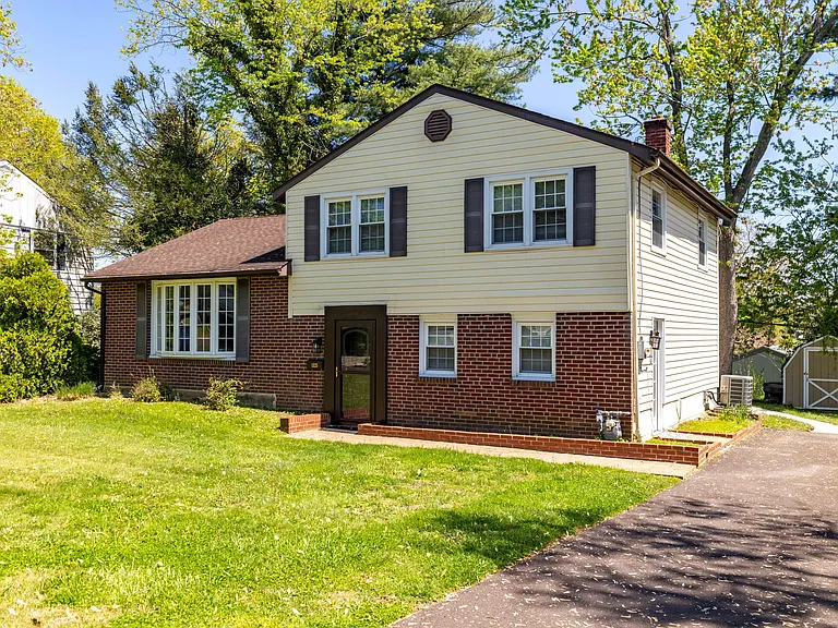 1325 Osbourne Ave — Photo 23