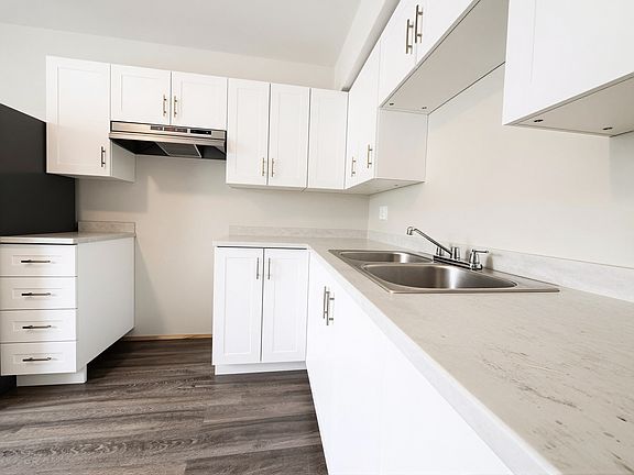 3rd image of 750 Indian Rd N #5
