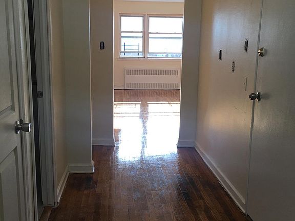 5th image of 9509 Seaview Ave