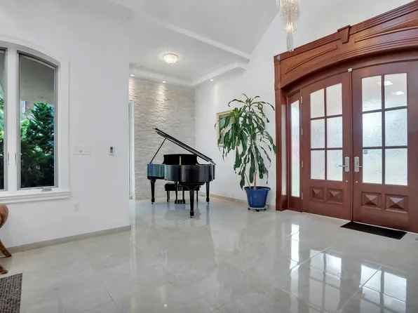 5 Boulevard image 6 of 37