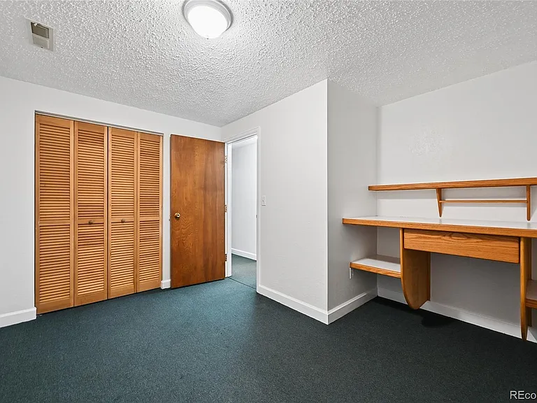 15140 E Columbia Dr — Photo 21