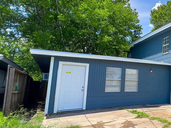 2nd image of 1205B N Milam St #1205B