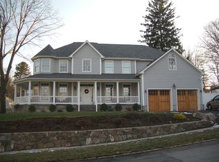 27 Lanark Rd, Stamford, CT 06902