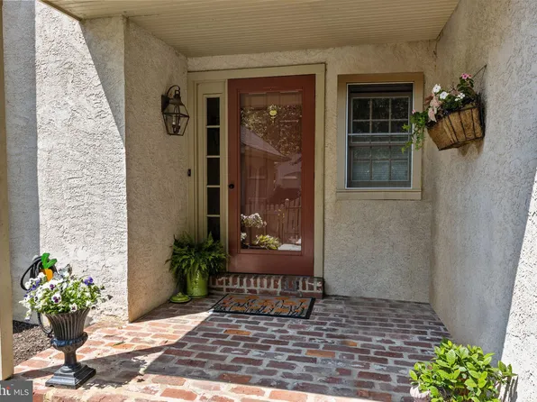 416 Chandlee Dr, Berwyn, PA 19312