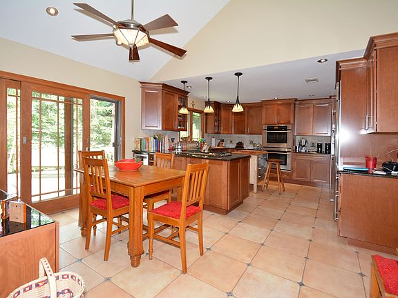 3rd image of 800 Blauvelt